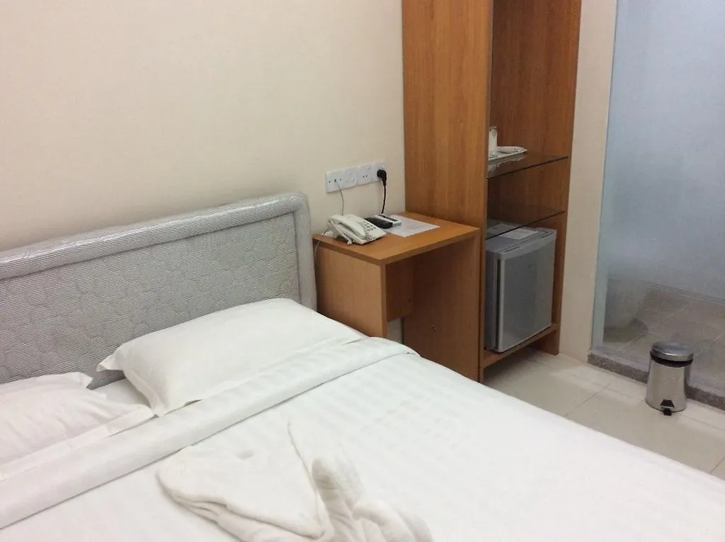 Star Max Hotel Yangon 2*,